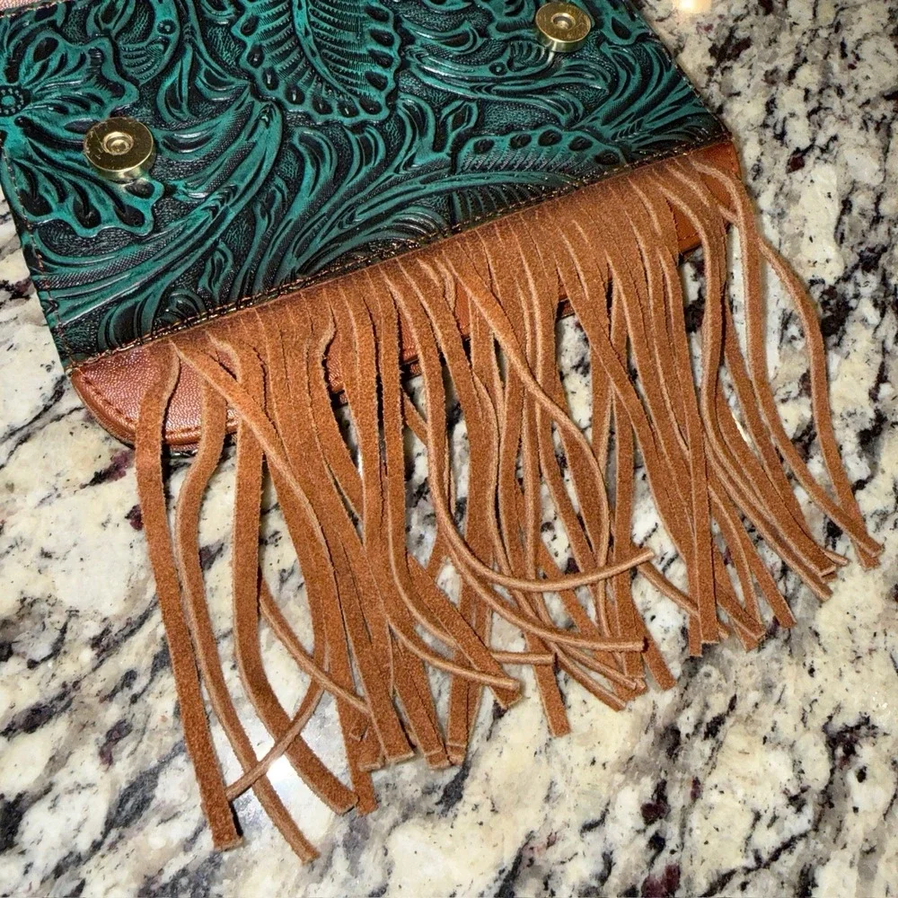 Western Animal Print Cow Fringe Crossbody Bag with Tooled Leather Excellent